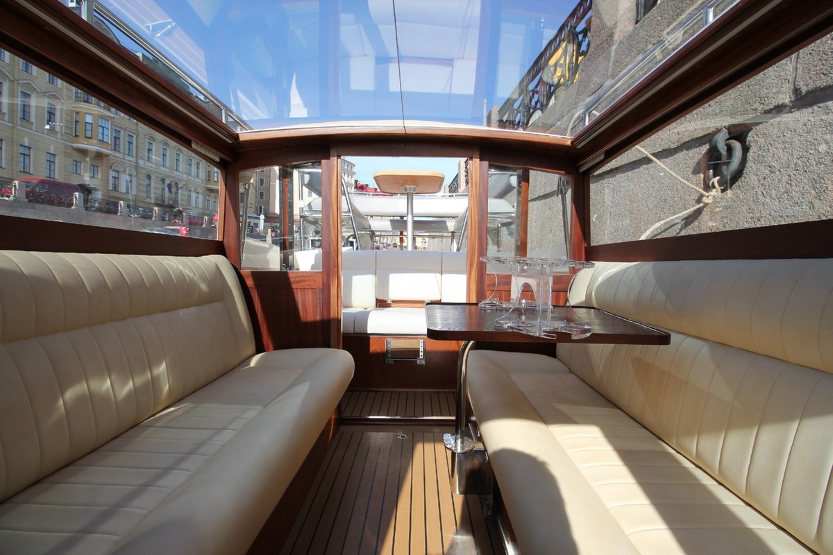 Петербург с воды: индивидуальная прогулка на катере с гидом (9/14)