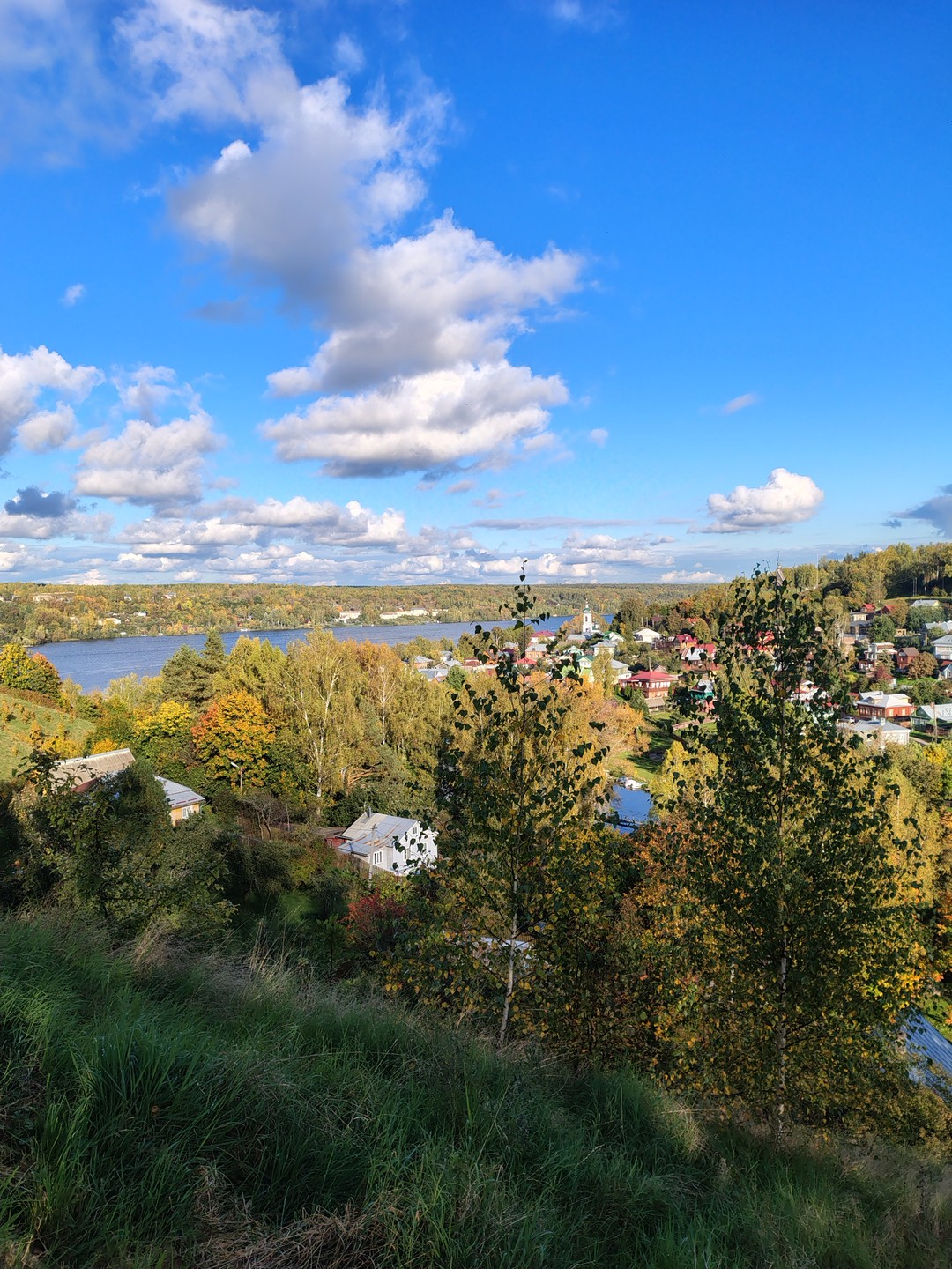 Знакомство с Плёсом состоялось. Ольга показала нам этот городок как шкатулку, точнее матрёшку, где за каждым