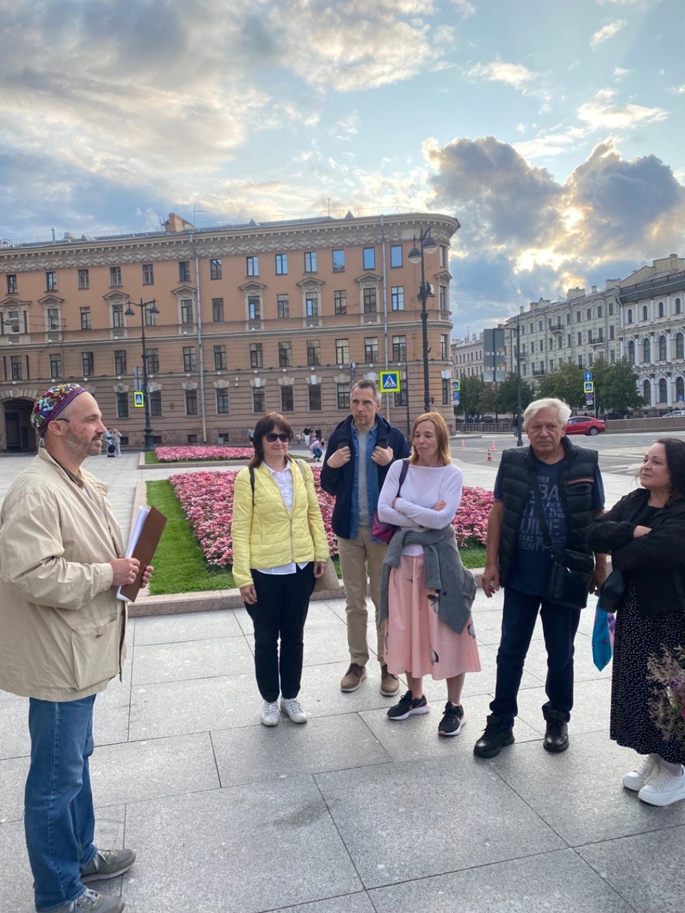 Мятежные площади. От Елизаветы до Ельцина (11/11)