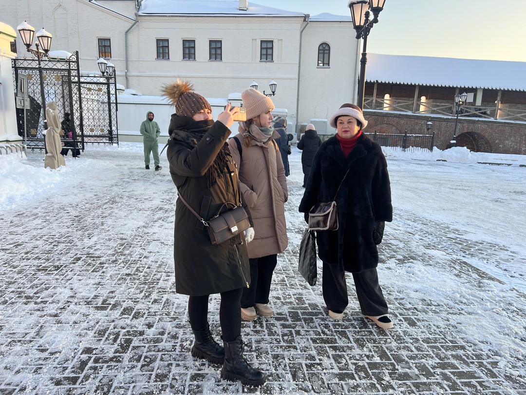 В первую очередь хочется поблагодарить Любовь! Замечательная местный гид, приятный человек. Экскурсию Любовь быстро подтвердила, на