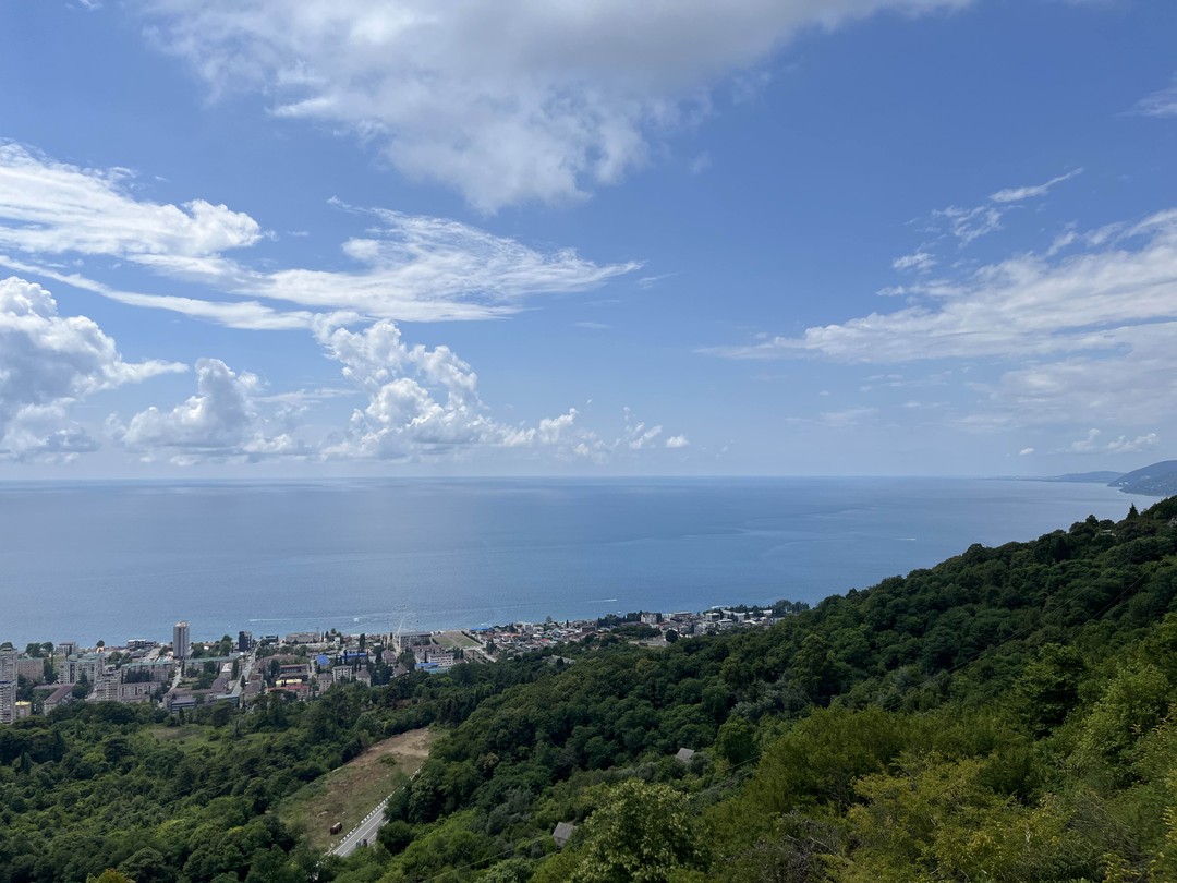 Экскурсия прошла отлично! Дамей замечательный гид и аккуратный водитель, рассказал интересные факты об Абхазии, народе и