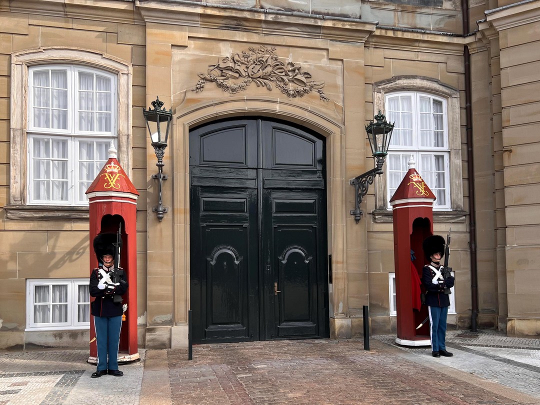 Огромная благодарность Александру за отличную экскурсию по Копенгагену во время стоянки нашего круизного лайнера. Отлично организованная