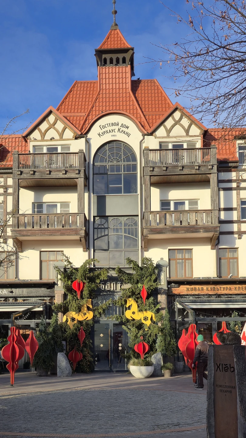 Елена-абсолютный Профессионал! Наше путешествие было замечательное и запоминающееся и пролетело на одном дыхании. Красивая, обаятельная, отличная