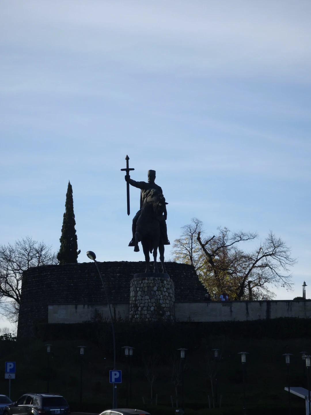 Георгий прекрасный экскурсовод! Все очень интересно рассказывал, много и смешно шутил, день получился насыщенным, особенно понравилась