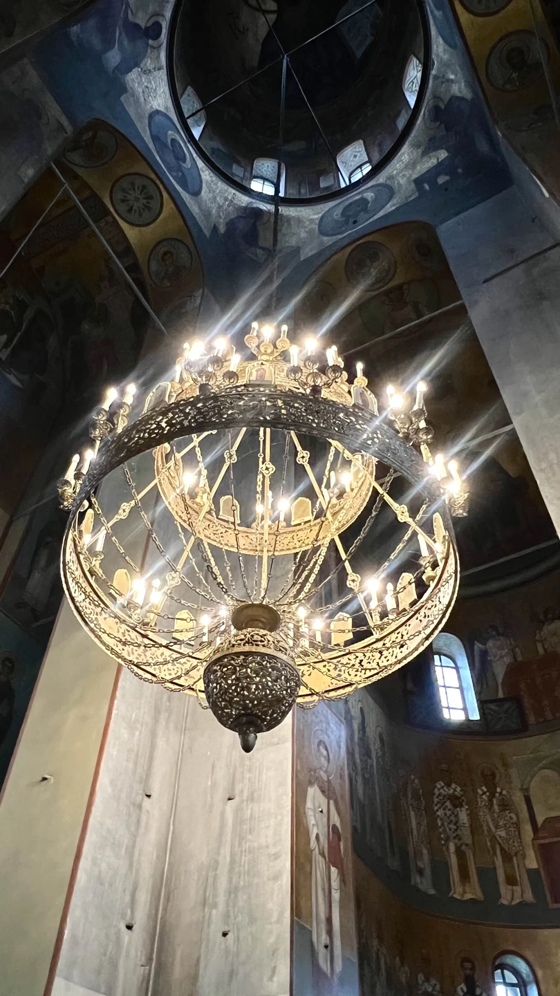 Хочу порекомендовать этот маршрут с гидом Германом. Столько полезной информации, которая укладывалась в голове по полочкам