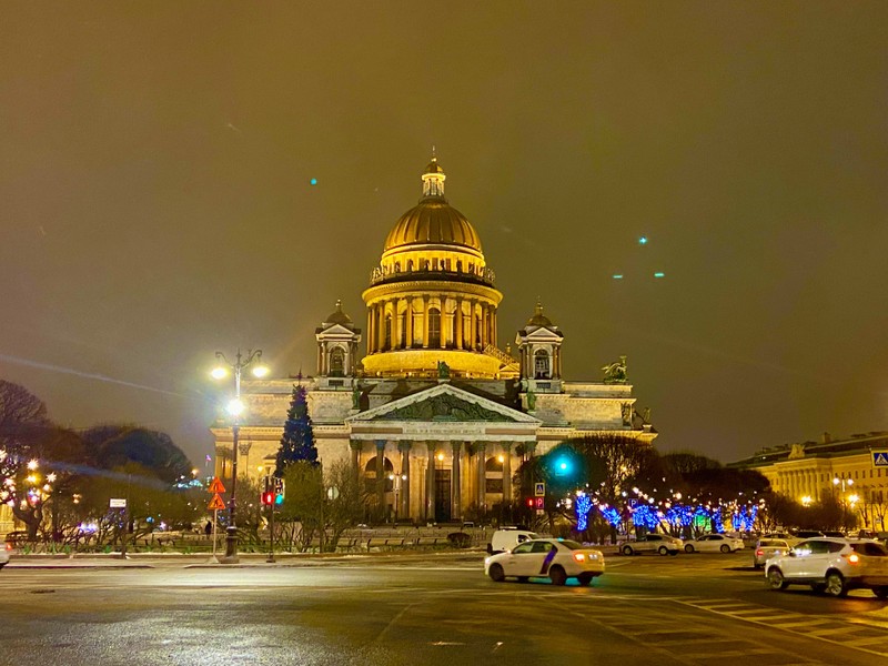 Новогодний разгуляй в Санкт-Петербурге