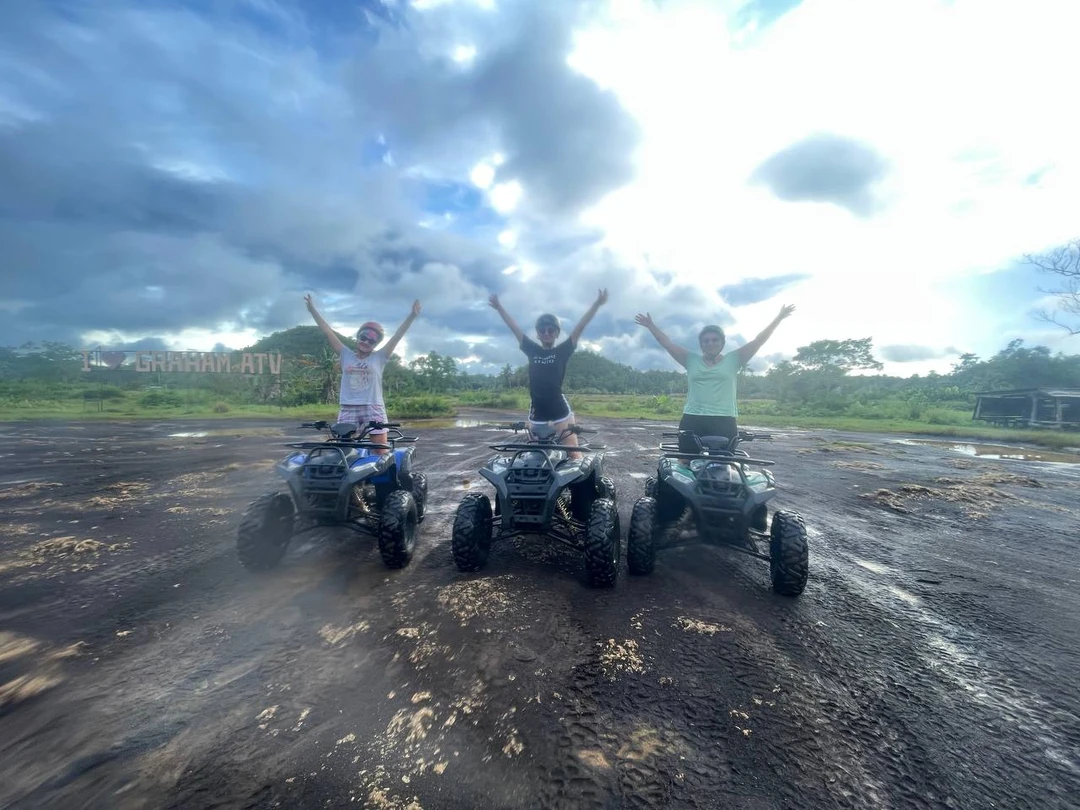 Дмитрий, огромное спасибо за экскурсию, впечатлений масса, организация на высшем уровне. Гиды весёлые, знающие свое дело