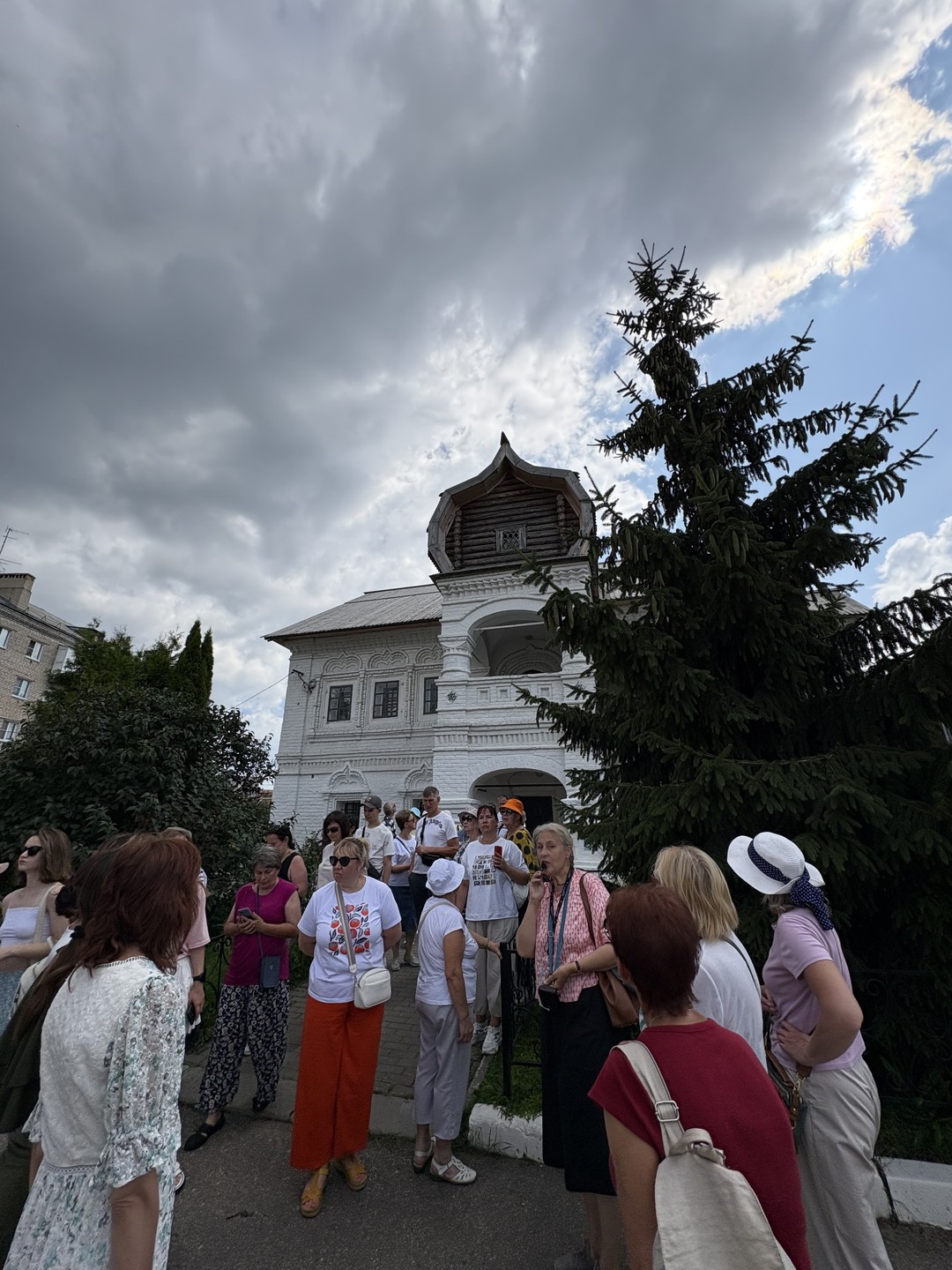 Приятный гид, комфортный автобус, основная информация была получена) Сам город прекрасен, спасибо🙏🏻