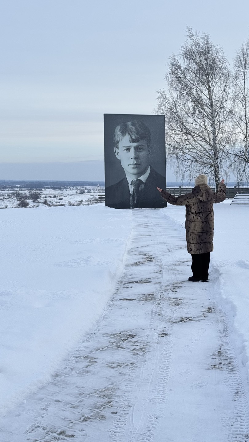 Интересная поездка в музей Есенина и в монастырь, красивые виды природы, особенно зимой, впечатлили!