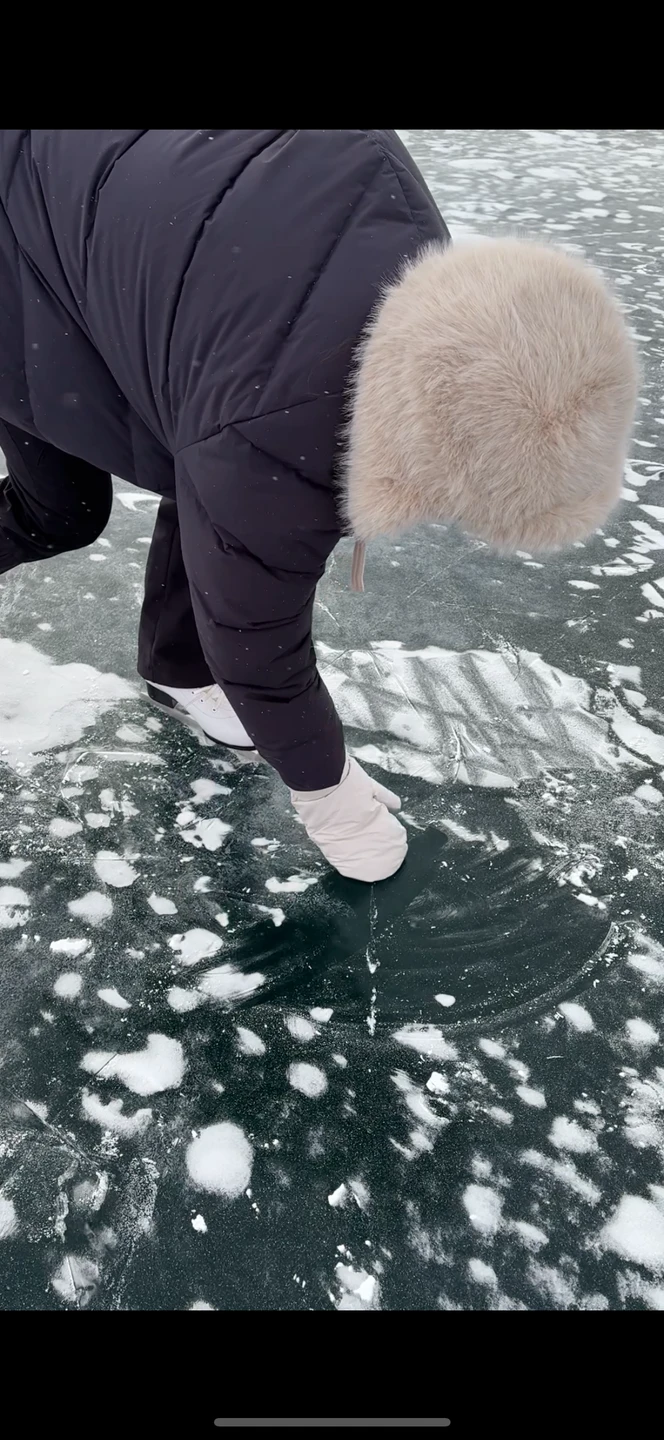 Остались очень довольны экскурсией!! Побывали в очень красивых локациях, покатались на коньках, очень интересный подробный рассказ