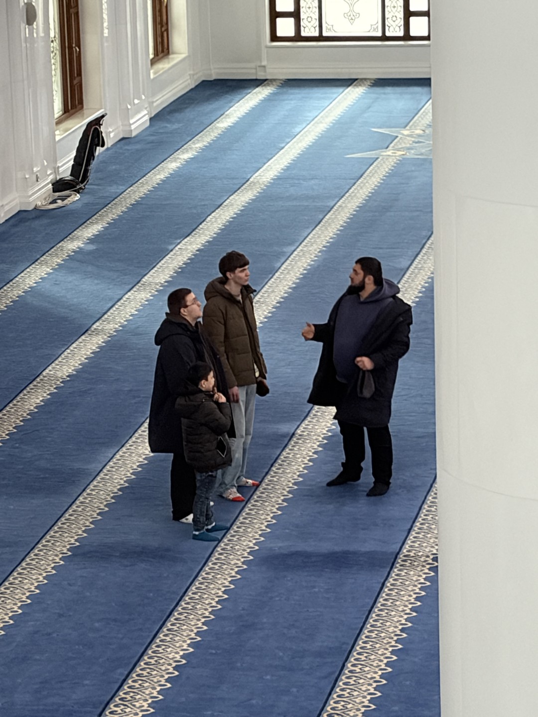 Всем здравствуйте. С большим удовольствием поучаствовали в экскурсионной поездке Махачкала-Грозный, побывали в трех мечетях и видовой