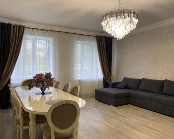 Дербент, музейный комплекс "Девичьи бани", экраноплан "Лунь"