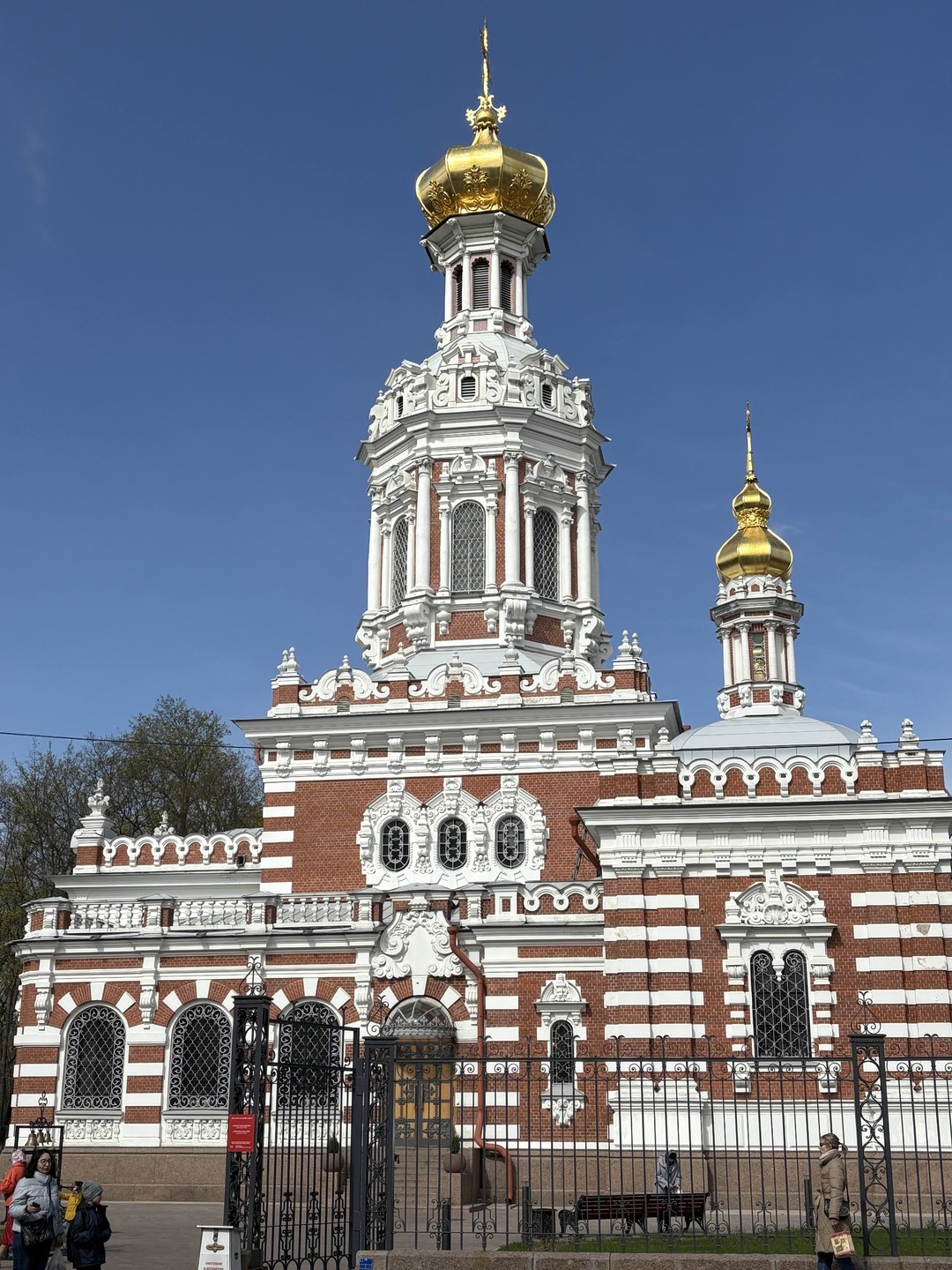 Познавательная была экскурсия! Многое подчеркнула для себя из жизни Ксении Петербургской. Приложилась к её мощам. Прогулялись