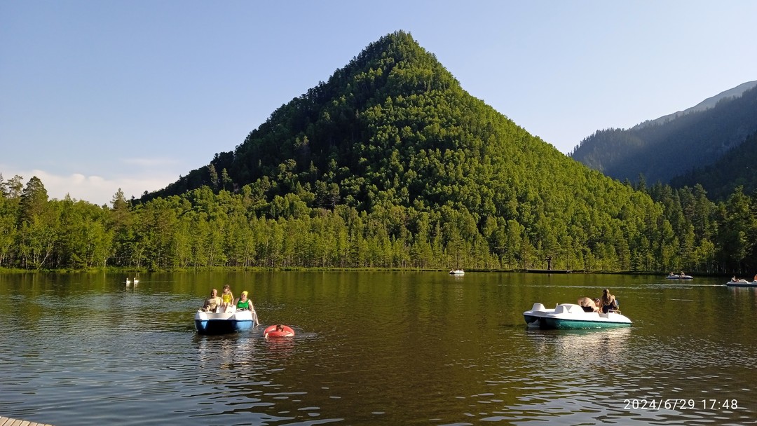 На экскурсию "Байкальские джунгли" мы попали в первый день своего пребывания на Байкале. После этой экскурсии