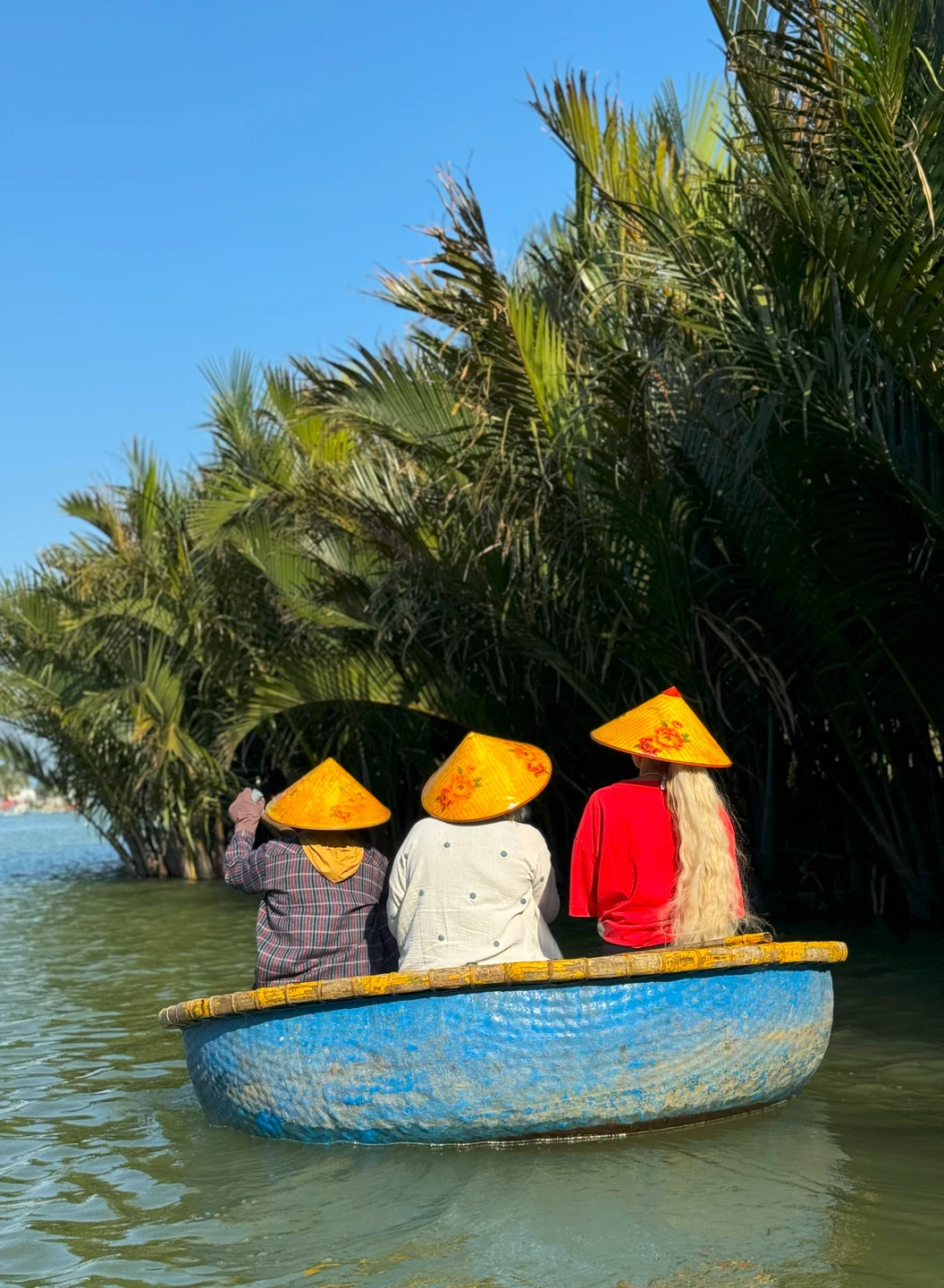 Хойан стоит посетить обязательно, хотя бы в формате однодневной экскурсии. Потрясающий аутентичный городок со своей атмосферой