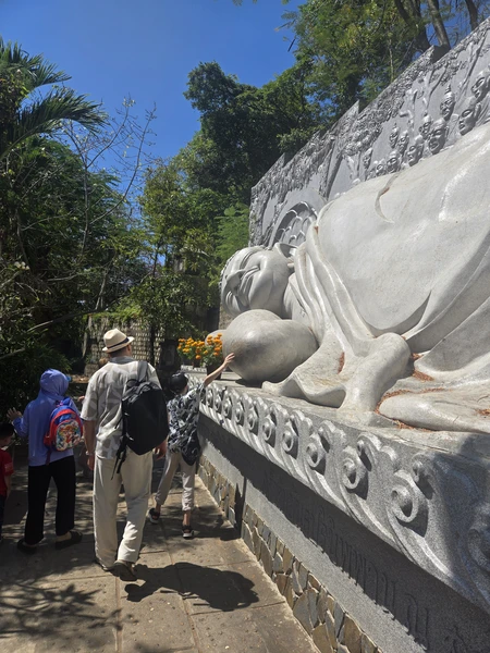 Отличная экскурсия с гидом Ксения. Во Вьетнаме были впервые. Получили много информации о Вьетнаме, в том