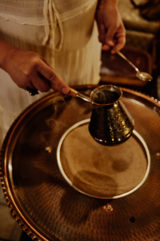 Магия символов: мастер-класс по гаданию на кофе на песке и метафорическим картам