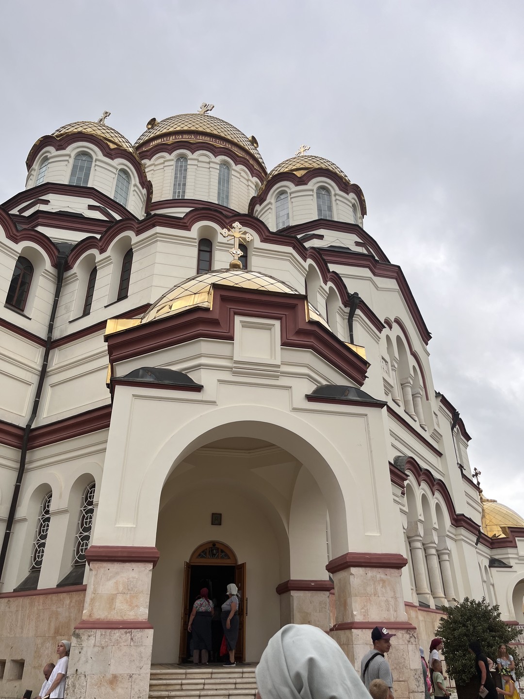 Отличное путешествие в сопровождении очень хорошего Человека по имени Адгур, очень чуткого к желаниям и интересам