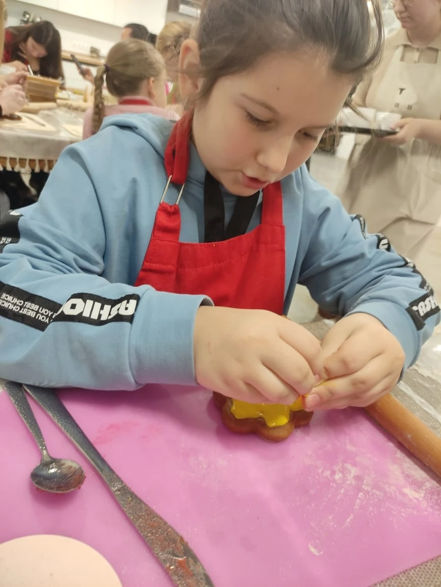 Спасибо большое, я с дочерью погрузилась в путешествие по изготовлению пряника. Нам очень понравился мастер-класс. Единственное