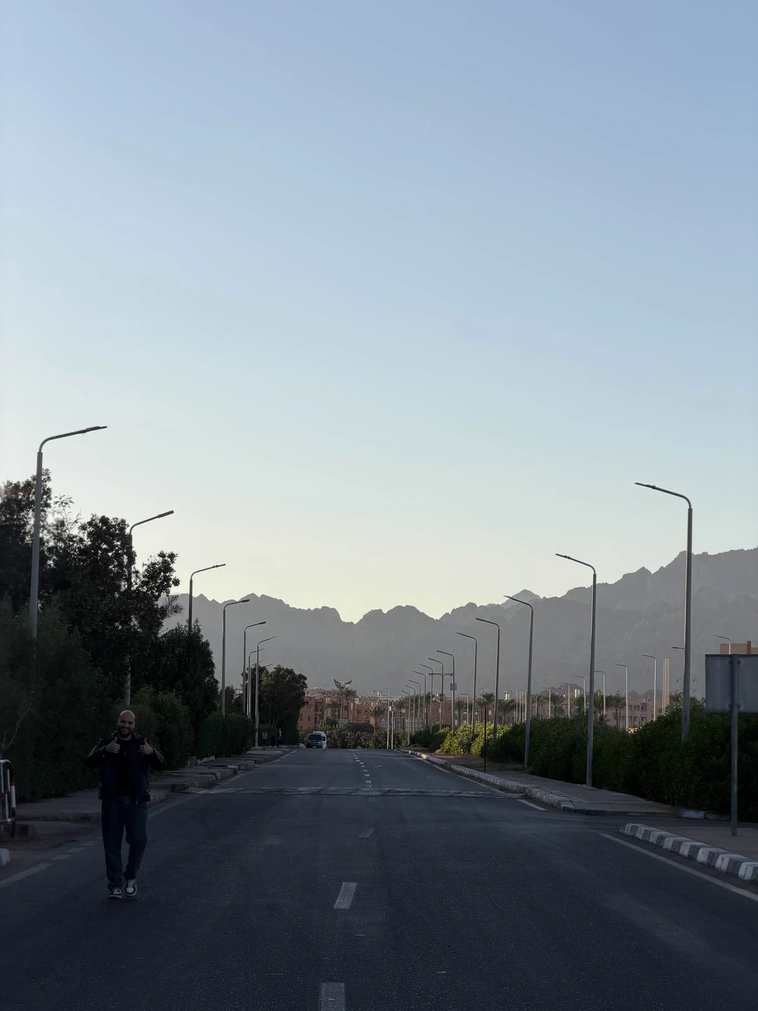 Отличный гид с чувством юмора, приехали во время и забрали у отеля. Посетили все места, которые обещали. Рекомендую обратиться к Багдиди👍