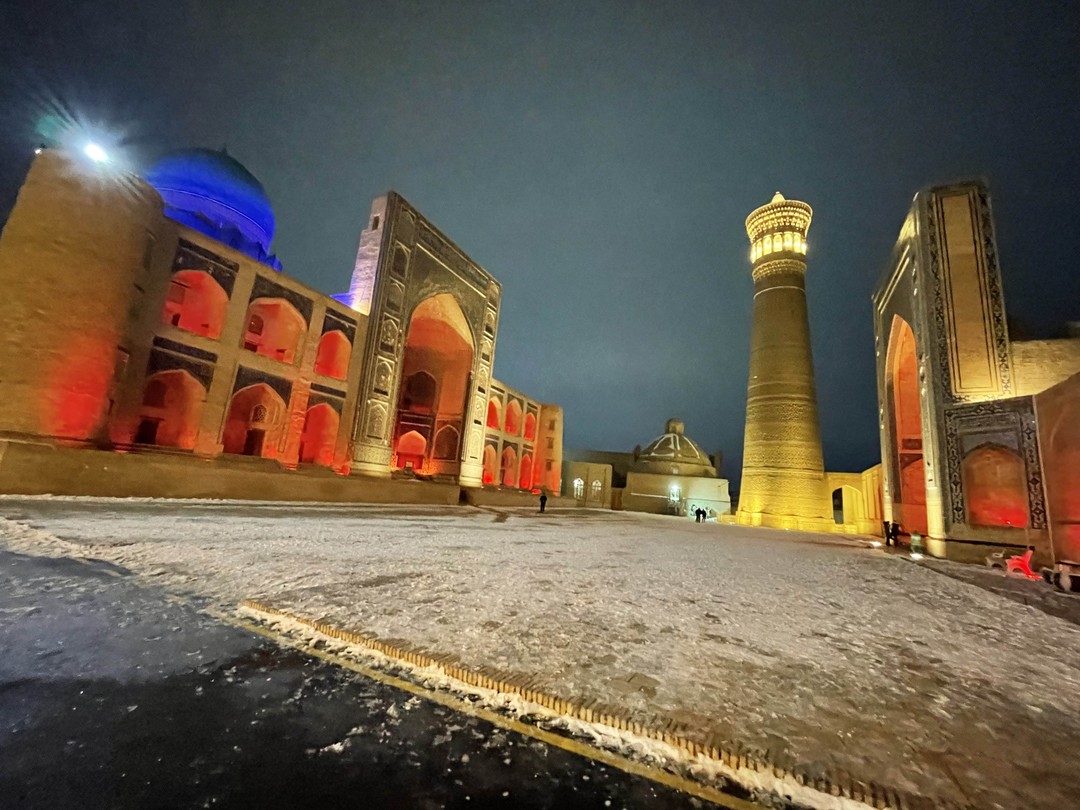 Была в туре Ташкент-Самарканд-Бухара 06-12.02.25г. Организатор тура,Аврам, сам из Самарканда. Организовано все на высшем уровне. Трансфер,