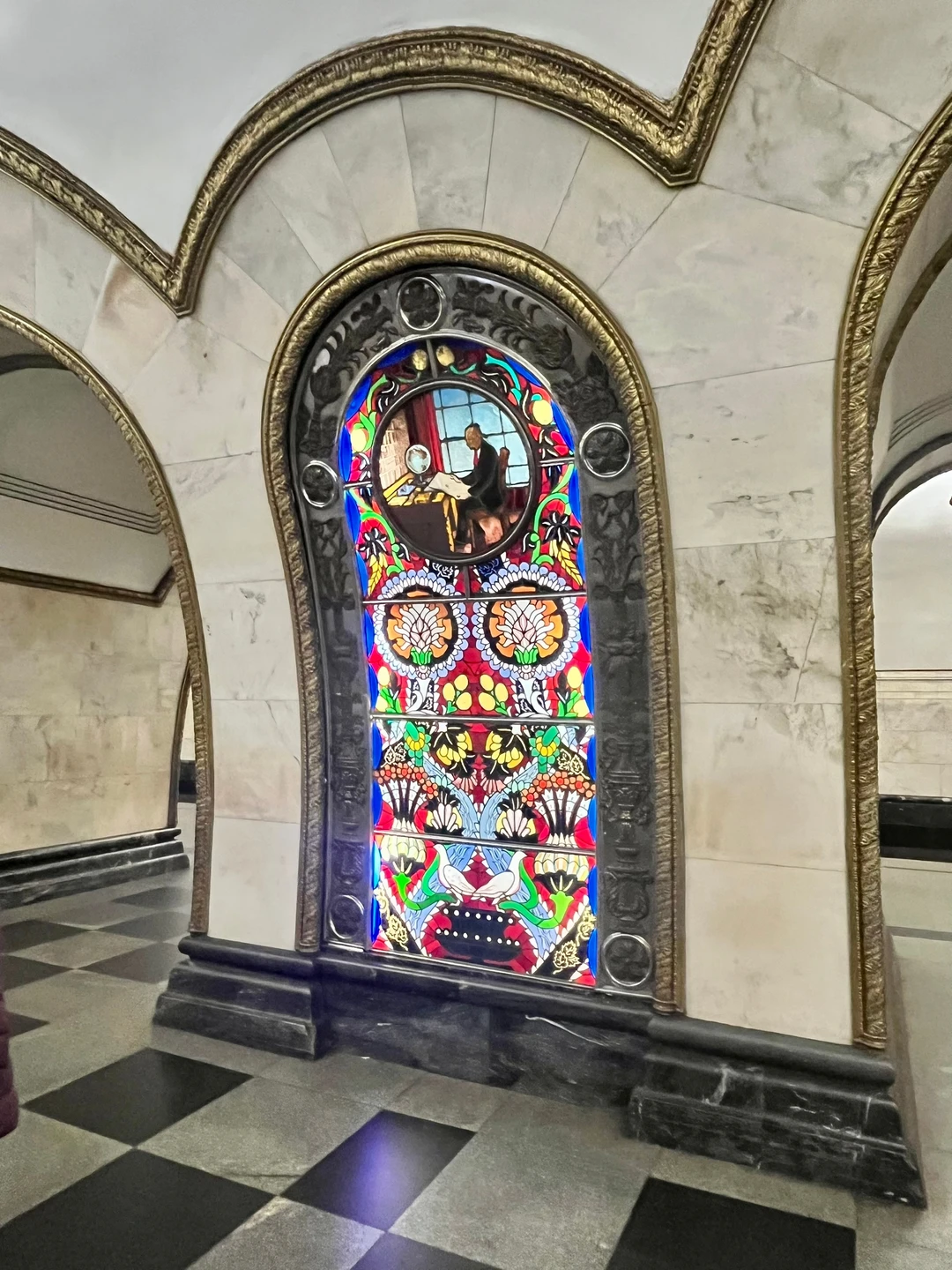 Для меня изначально экскурсия в час пик в метро вызывала много сомнений, но в московском метро