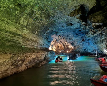 Озеро Баофэн, пещера Жёлтого дракона, стеклянный мост