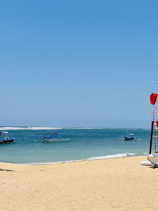 Яркий день на полуострове Букит