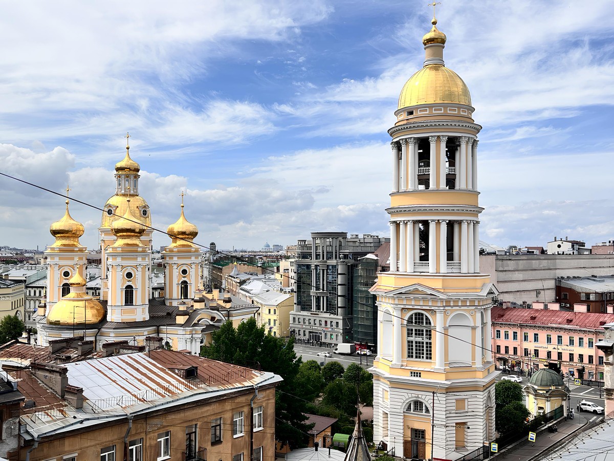 Питерская атмосфера: дворы, парадные, коммуналки и виды