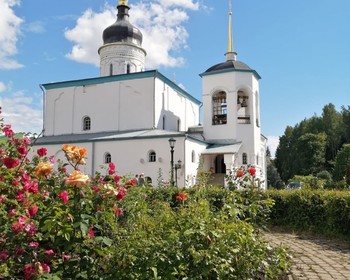 Спасо-Елеазаровский монастырь, деревня Самолва, музей Рыбацкого края