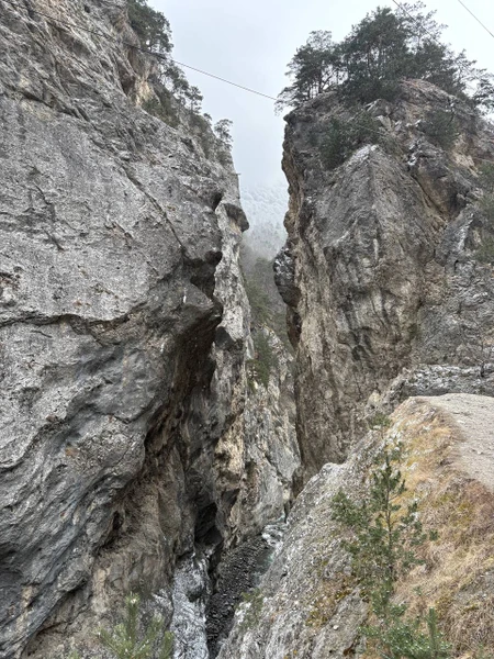 Прекрасная экскурсия, получили много положительных эмоций. Очень понравилась подача информации, юмор и профессионализм гида. Очень красивые