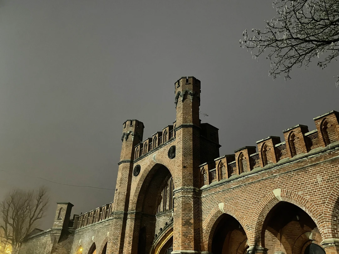 Очень познавательная экскурсия, без лишней воды! Гид прекрасный, рассказ о городе с ноткой юмора и сохранением истории!