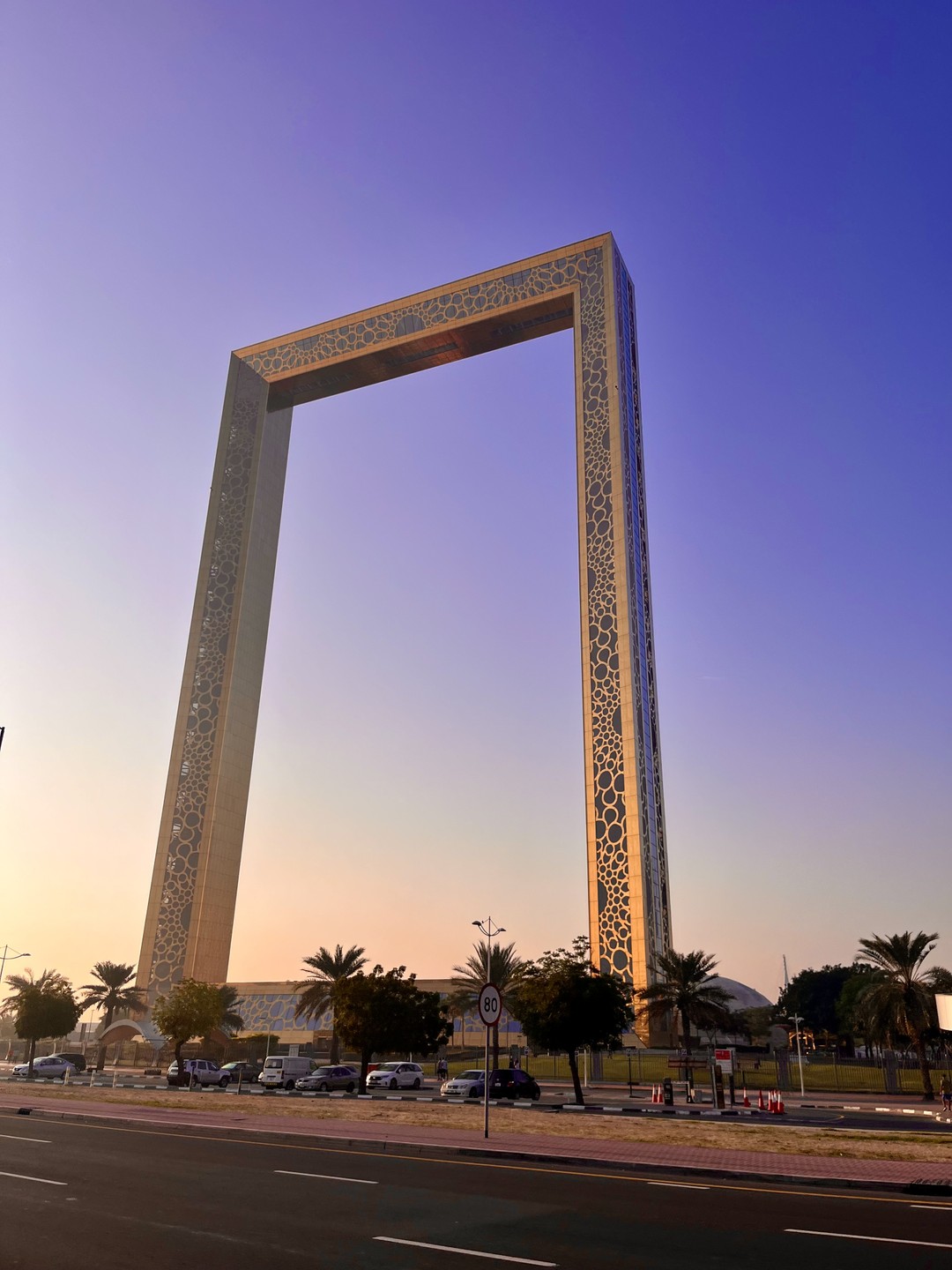 Экскурсия шикарная! Брали на два дня чтобы посмотреть дневной и ночной Дубай и посетить как можно