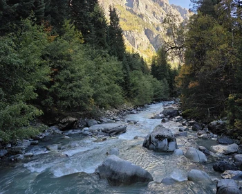 Подъём в горы вольной Сванетии