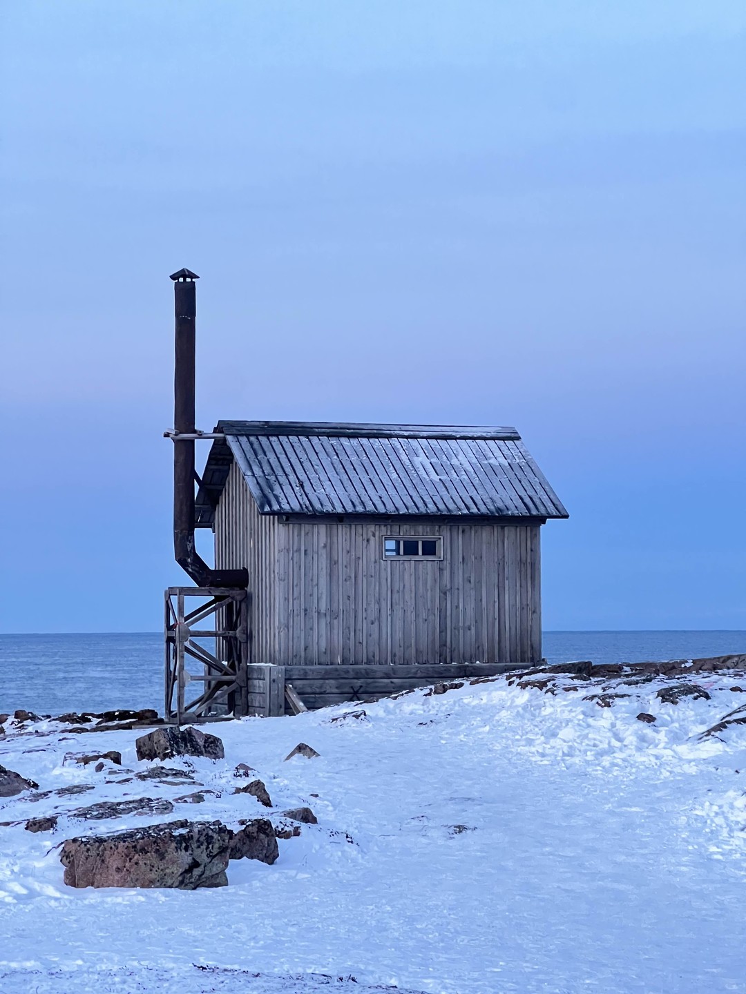 Были на экскурсии в Териберке с гидом Артемом. Все прошло отлично, экскурсия интересная! Особенно понравился пляж