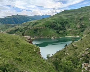 Встреча, переезд в село Терскол с остановкой у озера Гижгит
