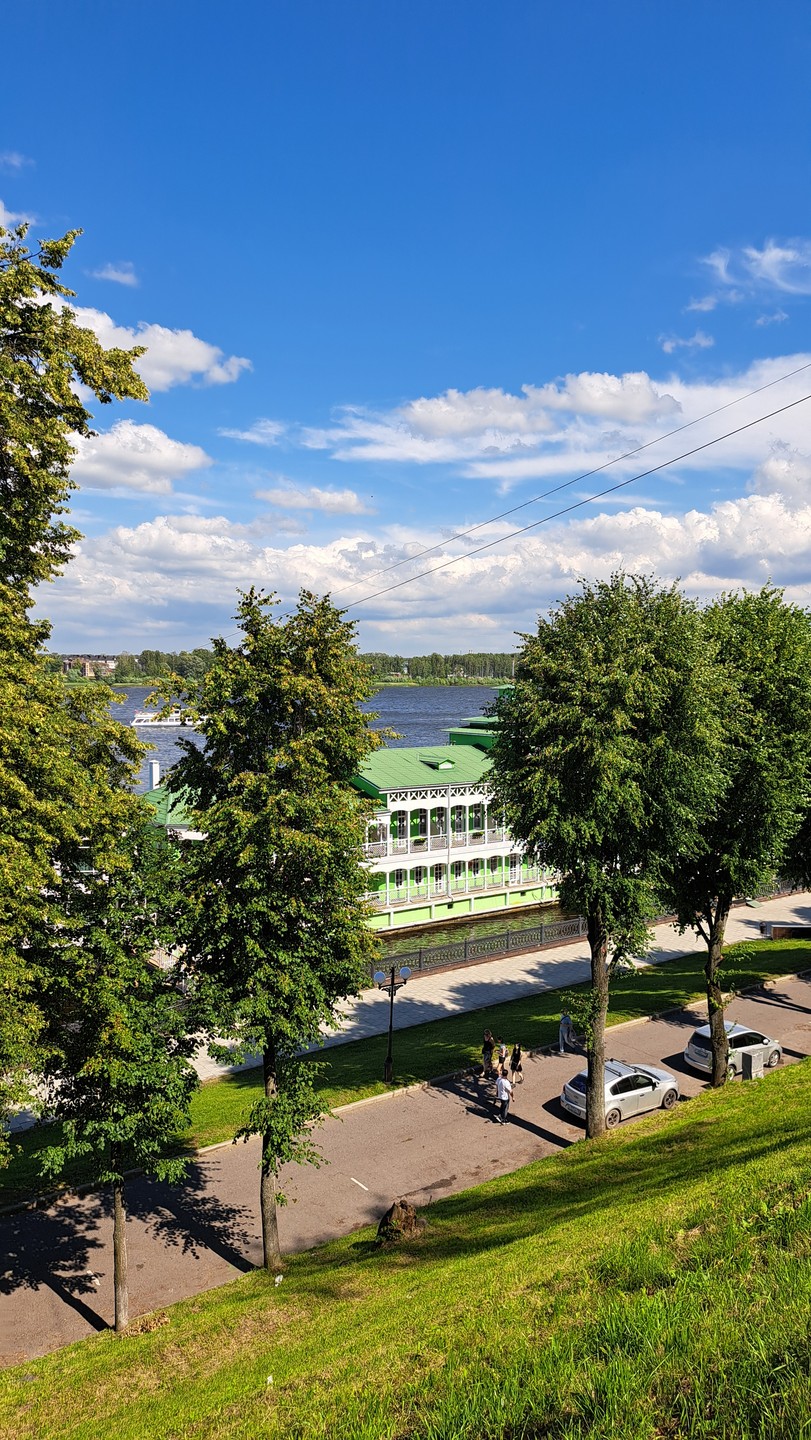 Первые шаги в Ярославле (Лиана)