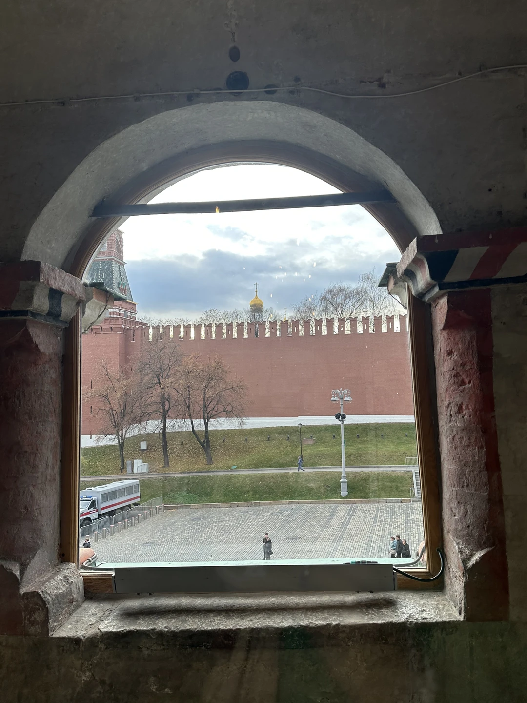 Благодарим Наталью за потрясающую экскурсию! Очень интересно! Познакомила нас с историей Храма,удивила деталями,о которых я даже