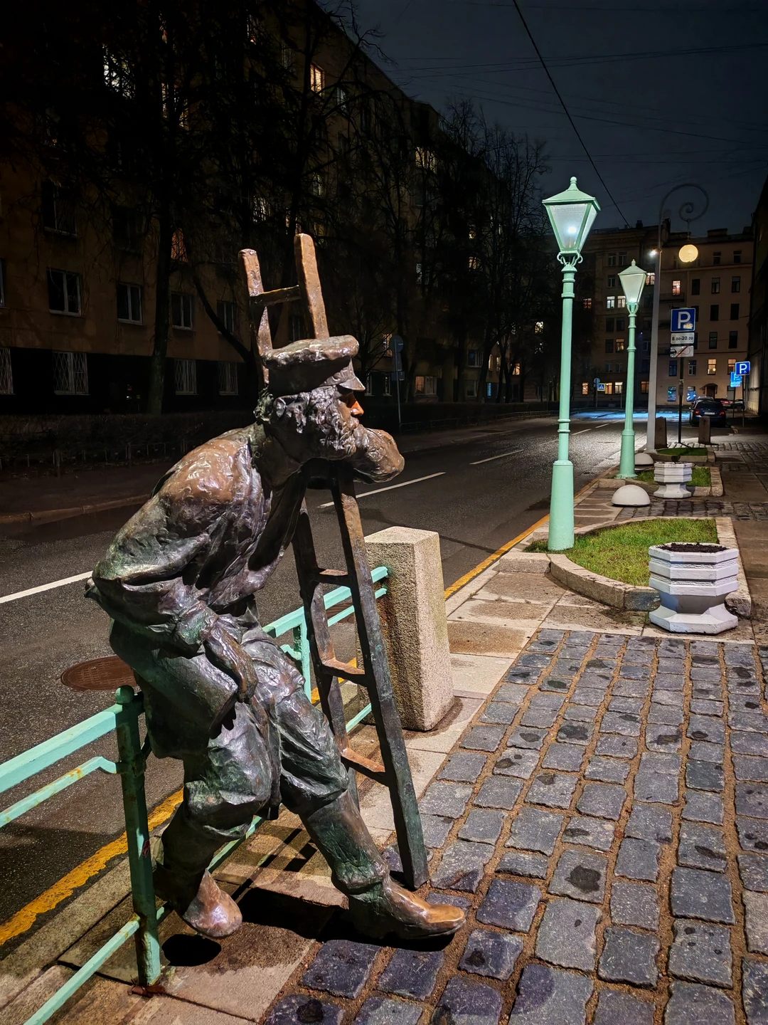 Очень интересная экскурсия, замечательный рассказчик с глубокими знаниями, хорошо преподносит материал в интересной и доступной форме. Рекомендую!