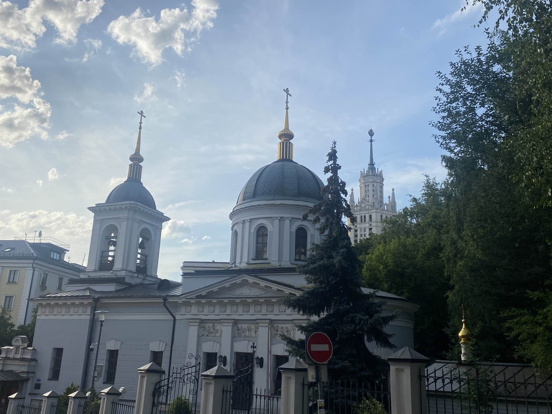 Отличная экскурсия, очень познавательная и интересная. Была в этих местах сотни раз и так увлекательно было узнать историю этих мест.