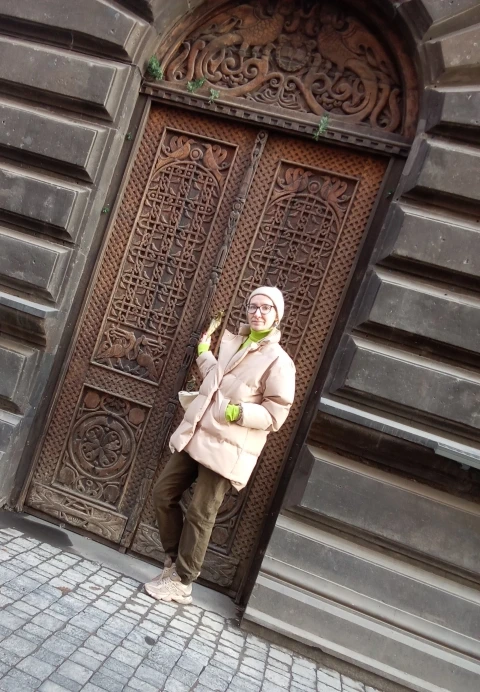 Прекрасный русский Ануш покорил. Интересная экскурсия. С любовью к городу и Армении, но без "армяне первые