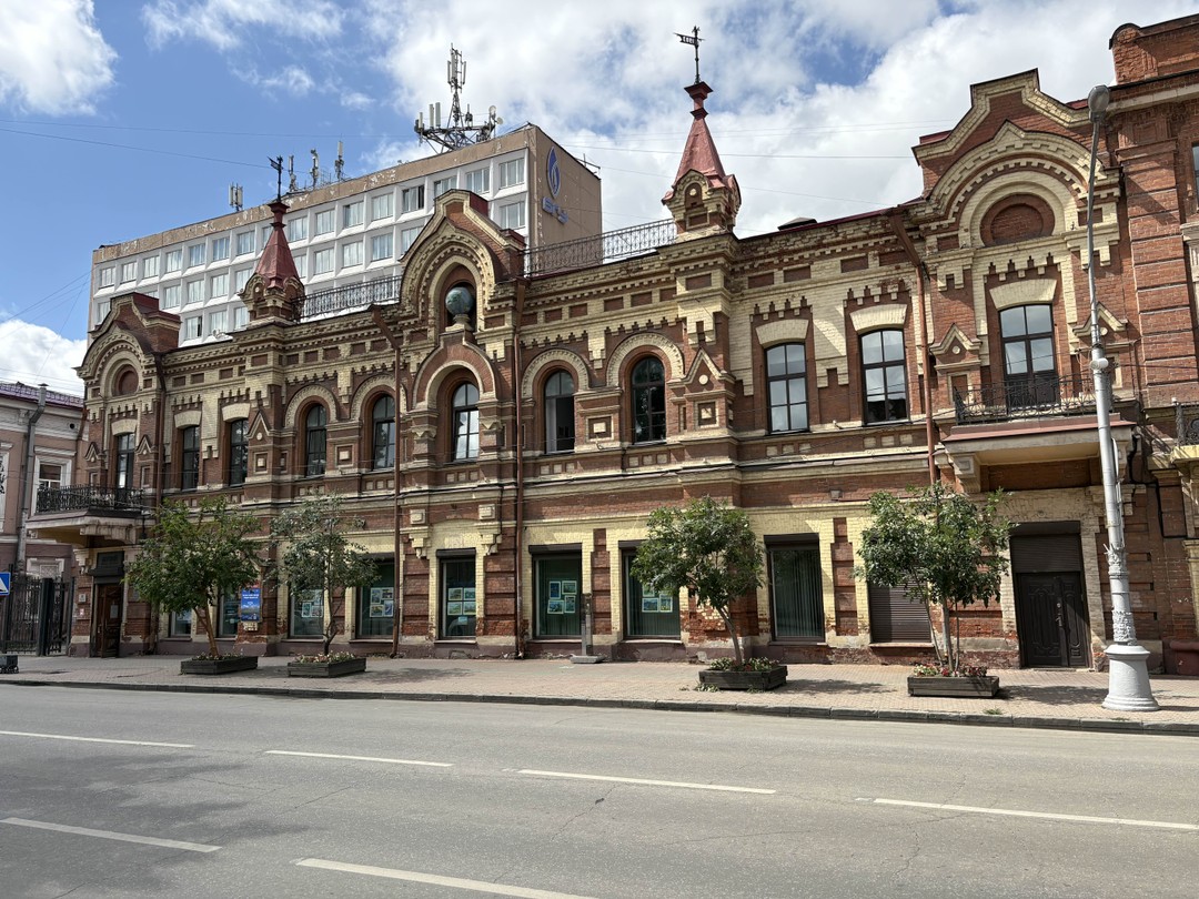 Всем рекомендую, сам неплохо знаю Иркутск, но чтобы показать его родным - попросил помощи у гида