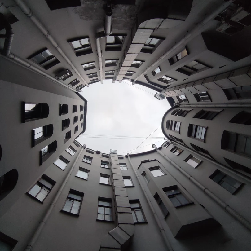 Прогулка по Санкт-Петербургу всегда полна впечатлений, а с грамотным рассказчиком это ещё приятнее. Спасибо организаторам и