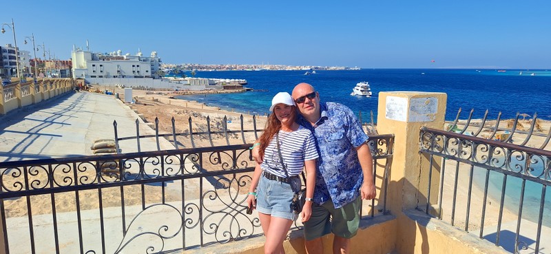 Прекрасная прогулка по Марине, с заходом в Эль Мина и рыбный рынок. Очень комфортная атмосфера