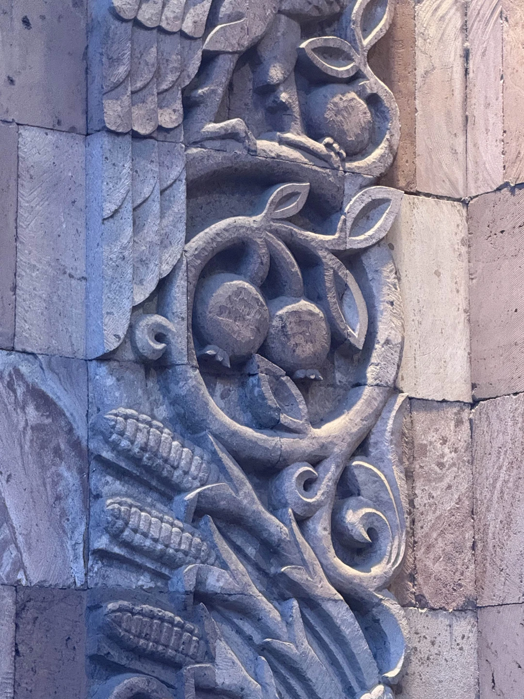 Чудесная Анна! Замечательный интересный формат городского квеста! В таком формате яркие факты о любимом Ереване запомнятся точно!