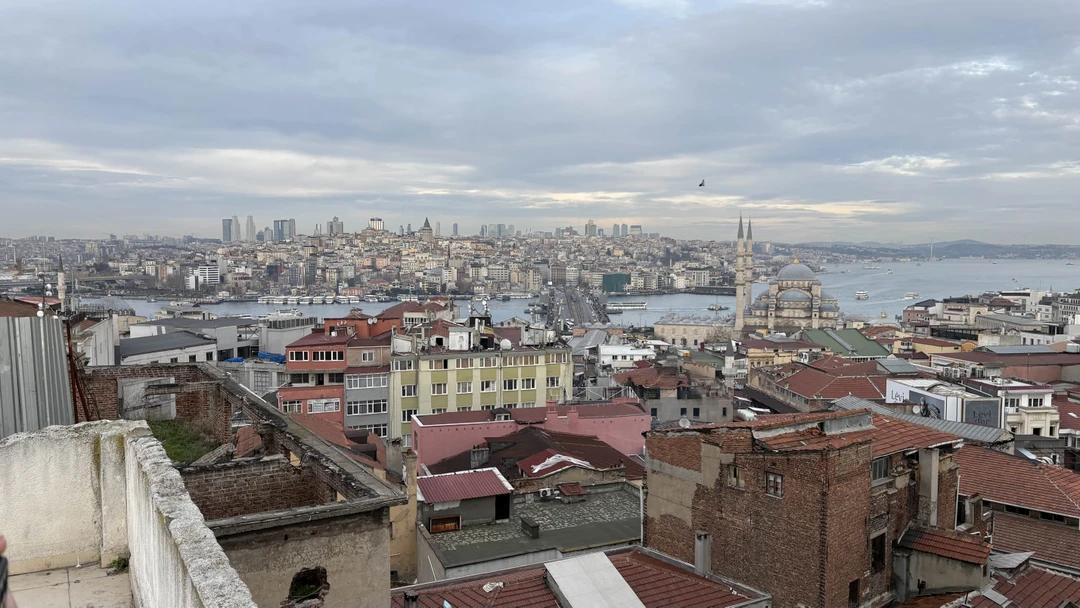 Отлично провела экскурсию гид Баяна. Заинтересовала и заняла ребенка 13 лет! Рассказала историю гранд базара и