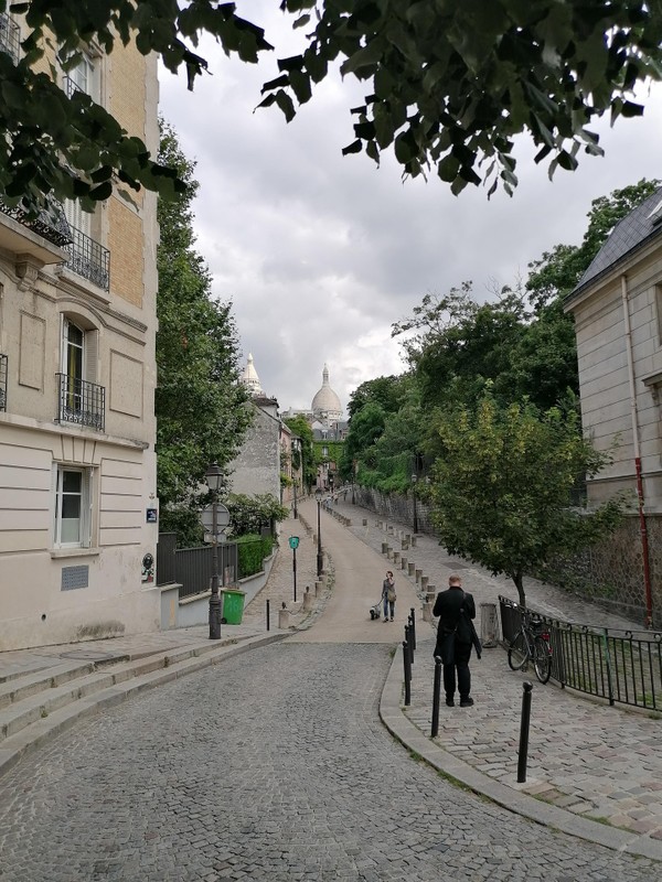 Париж глазами героинь "Амели" и "Эмили в Париже"
