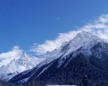 Домбай: панорамы ущелий и термальные источники