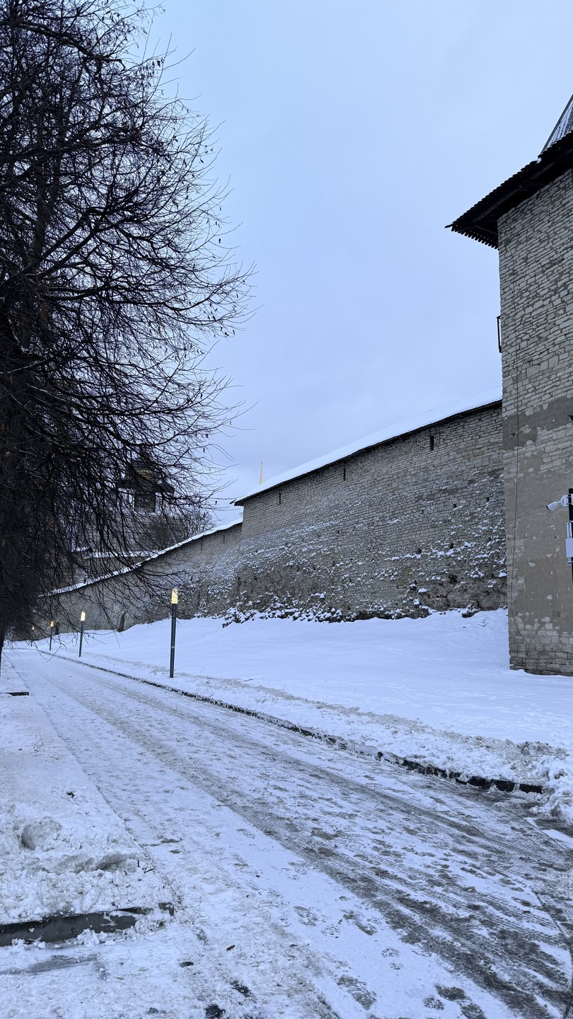 По древнему Пскову с историком (Игорь)