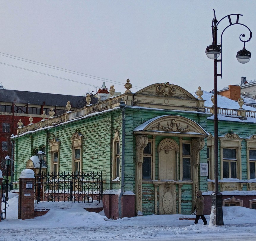 Горячо рекомендую экскурсию у Станислава. За 2 часа вы посмотрите основные достопримечательности из машины и пешком